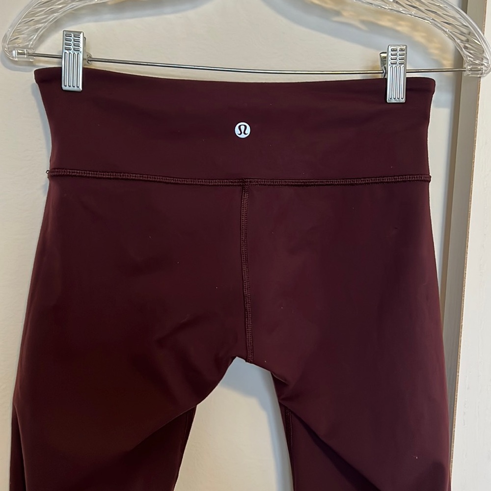Maroon Lululemon workout leggings!